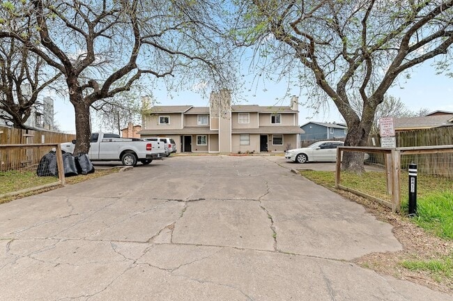 Building Photo - 8412 Garcreek Cir Unit D Rental