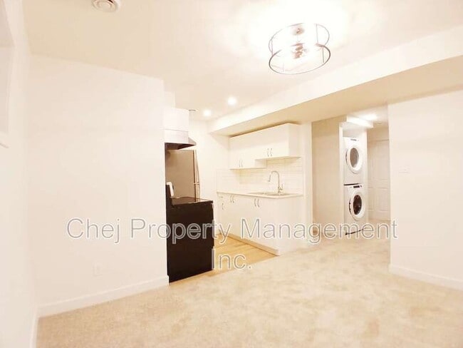Photo - 20956-20919 19 Ave NW Unit Lower