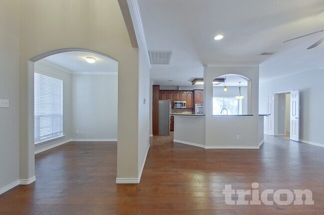 Photo - 1435 Red Wolf Dr