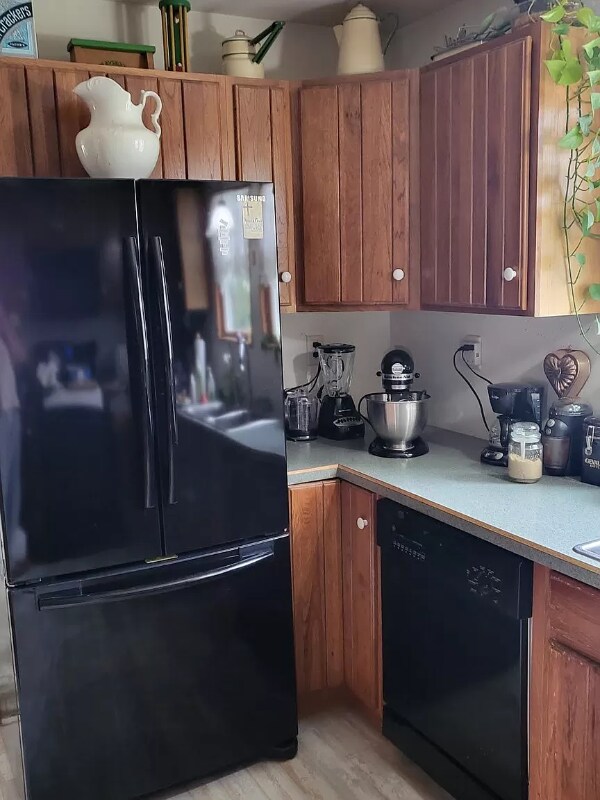 Photo - 200 N Sycamore Ave