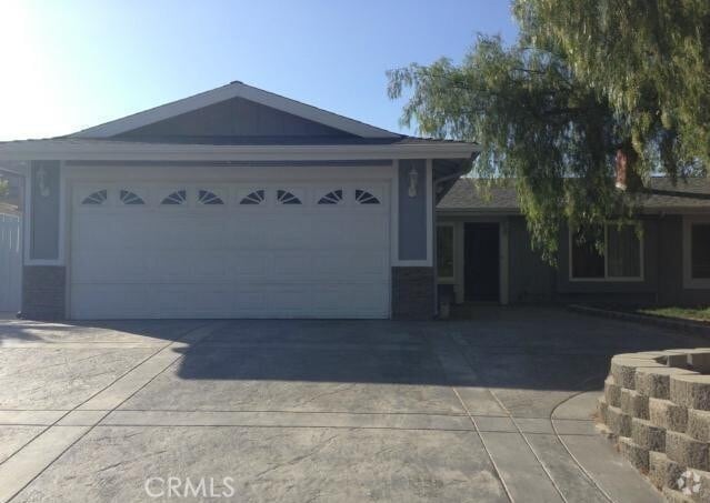 Building Photo - 3402 Bayberry Dr Rental