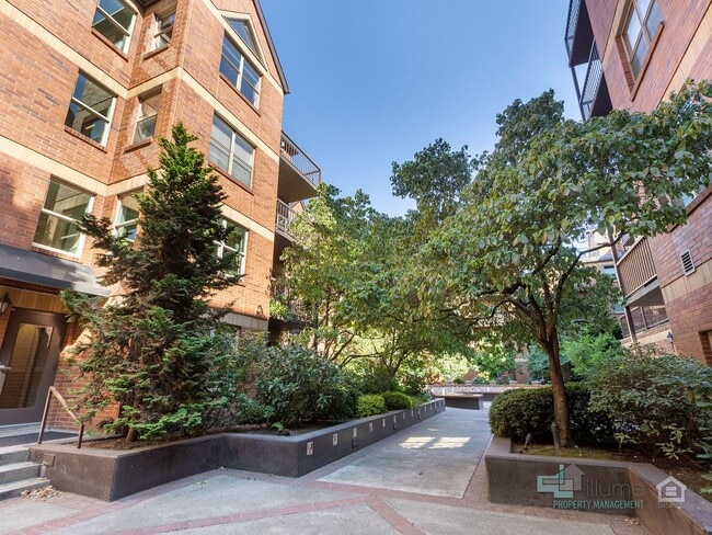 Photo - University Park 2 Bd/2 Bth w/parking- wate...