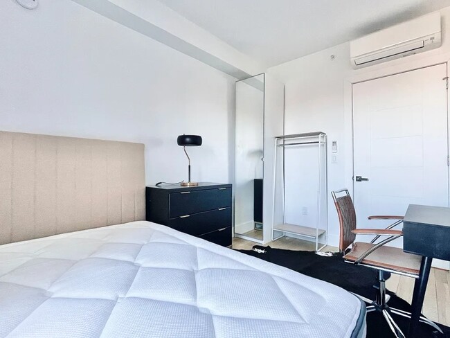 Furnished room/NOT APARTMENT