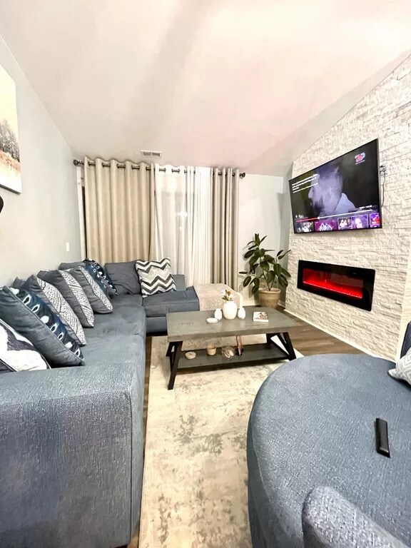 Photo - 42785 Lilley Pointe Dr