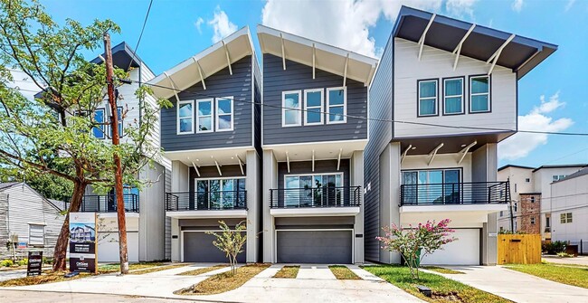 Building Photo - 1404 Goliad St