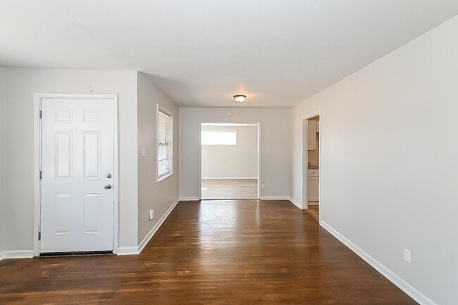 Photo - 3043 Christine Rd