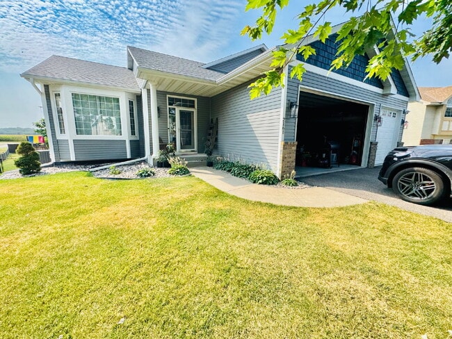 Photo - Spacious 4-Bed Shakopee Gem with Granite Finishes & Finished Basement