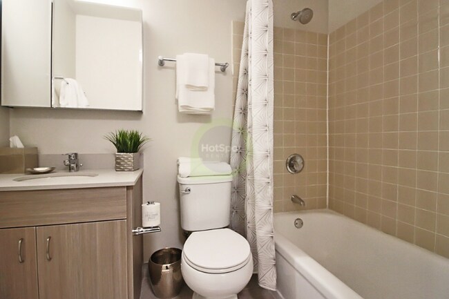 Photo - 1229 N Dearborn St