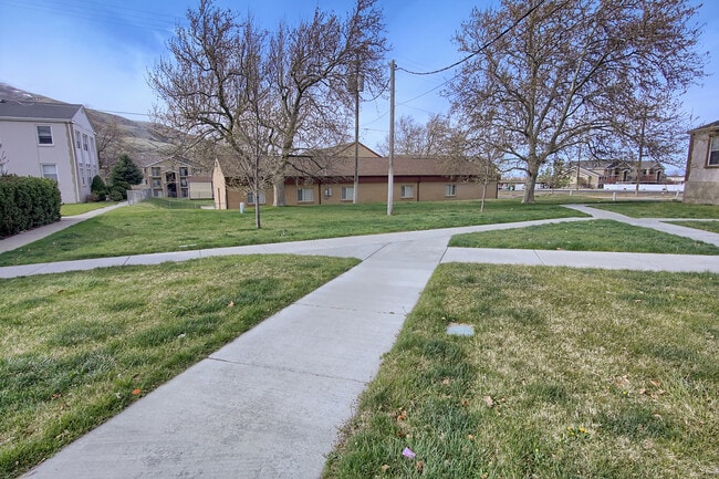 Scenic View Apartment Homes