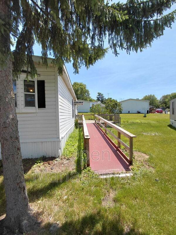 Photo - 301 Mantle Ave