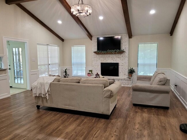 Building Photo - 504 Brookhollow Dr Rental