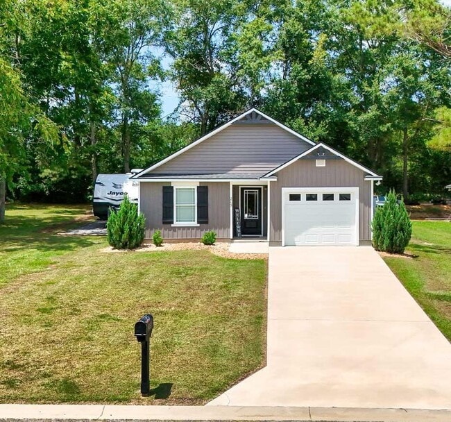 Photo - 205 Grove Pointe Dr House