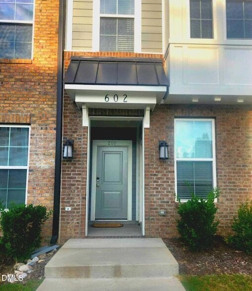 Photo - 602 Market Grove Dr