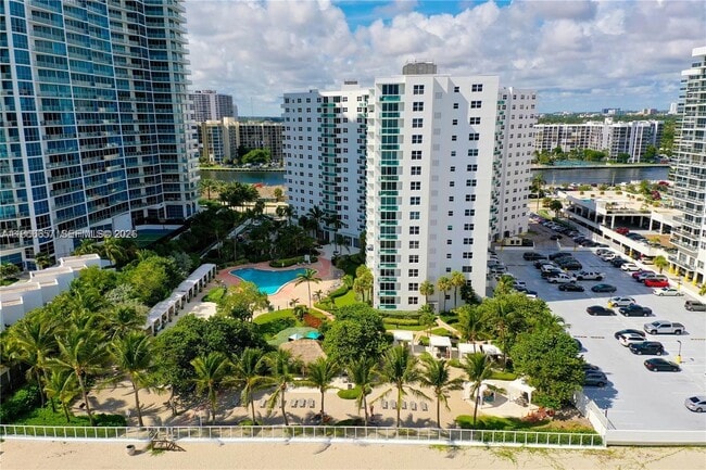 Building Photo - 3001 S Ocean Dr Unit 349