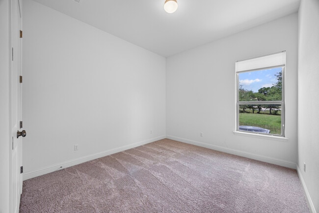 Photo - 567 Pecos River Xing