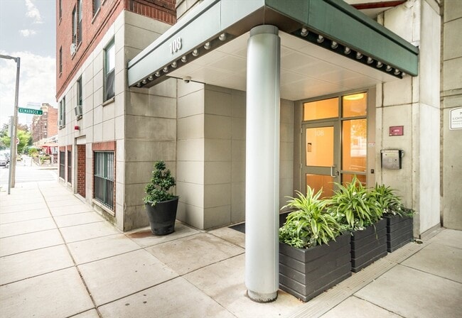 Photo - 108 Peterborough St Unidad 4G