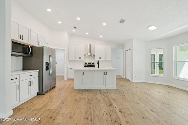 Photo - 1441 Eldron Blvd SE