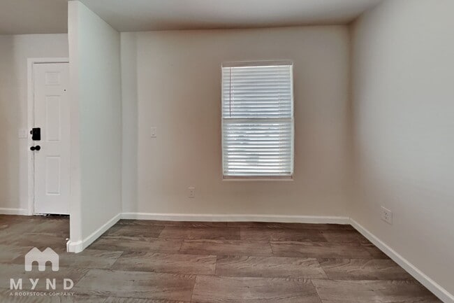 Photo - 144 W Douglas Ave