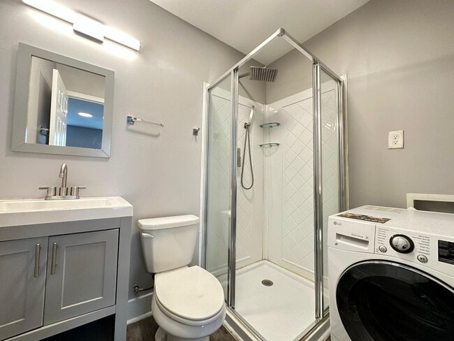 Photo - 304 E Ontario St