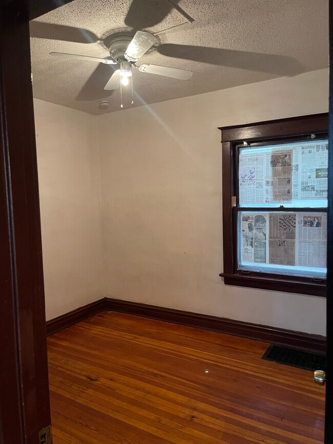 Photo - 825 Harrison St Unidad Raymond Hampton