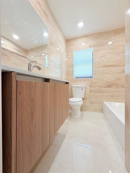 Photo - 53 NE 16th Pl