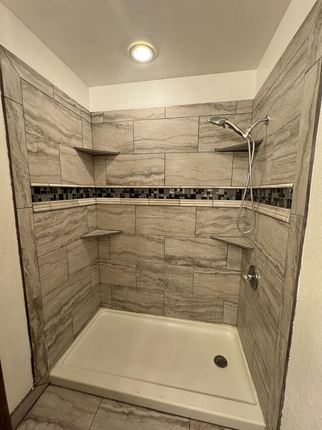 Photo - 1190 Ramar Rd