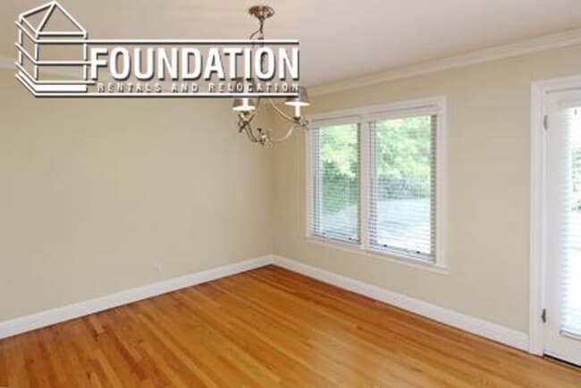 Photo - 124 Hilldale Dr