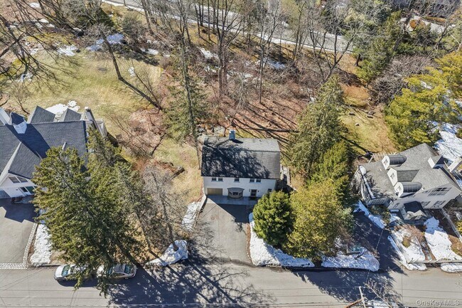56 Clubhouse Rd