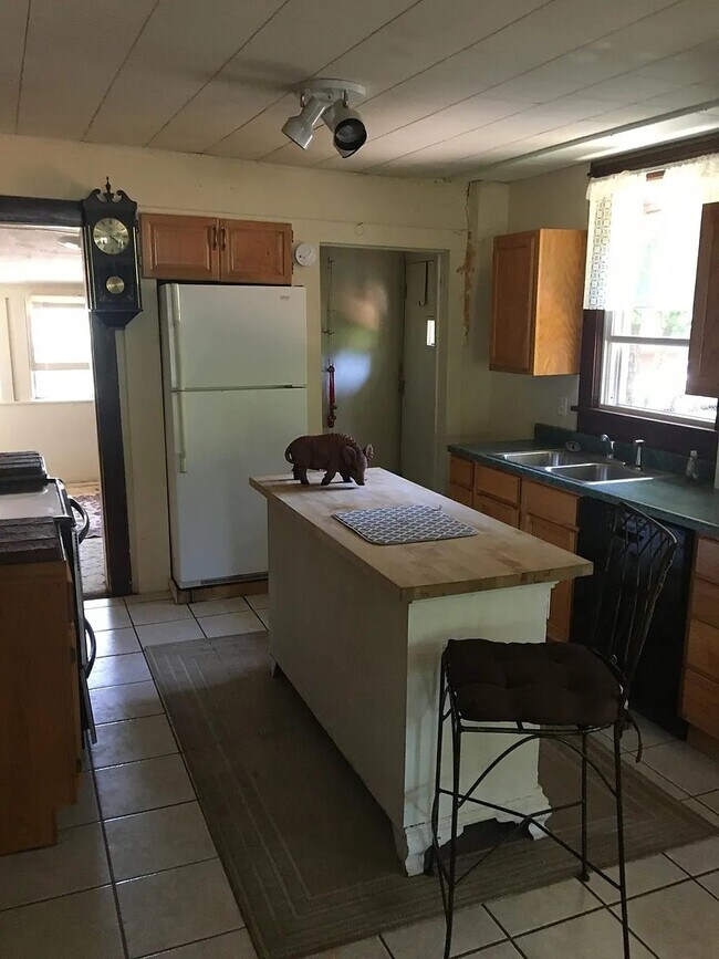 Photo - 1501 W Halsell Rd