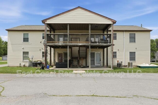 Building Photo - 427 N Western Ave