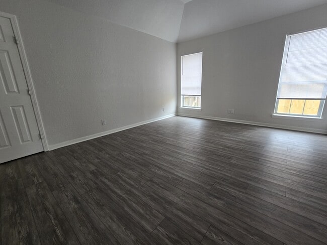 Photo - 4010 Tyler Trail