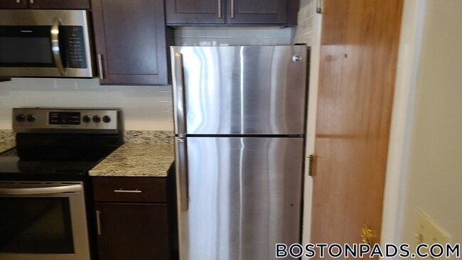 Photo - 276 Grove St Unit 04