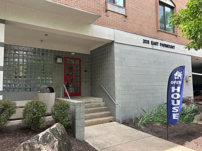 Building Photo - Fairmount East II - 2 Bedroom 2 Bath Middl... Unit 115 Rental