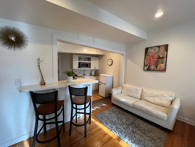 Photo - 313 2nd St SE