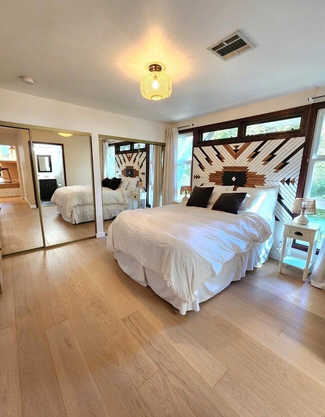 Building Photo - 380 Box Canyon Rd