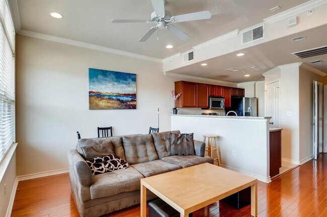 Photo - 305 E 31st St Unit 7