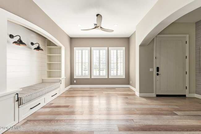 Photo - 326 W Loma Ln