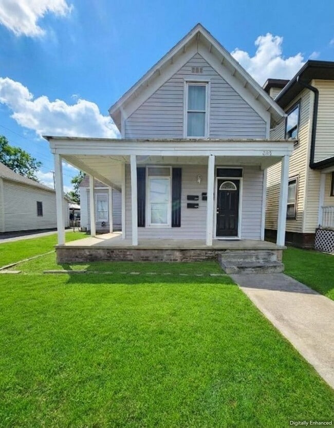 Building Photo - 205 E College St Unit 205-C