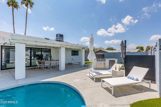 Photo - 8702 E Clarendon Ave