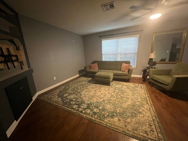 Sala de estar - 6959 Aberfeldy Ave N