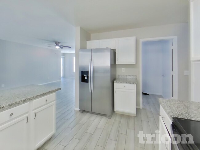 Photo - 37144 W Amalfi Ave