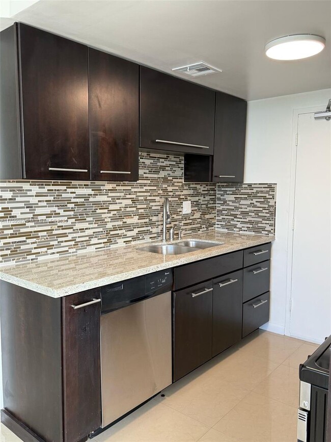 Photo - 1720 Harrison St Condo Unit 11A
