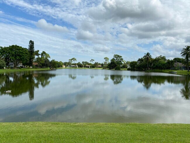 Photo - 191 Parkwood Dr S