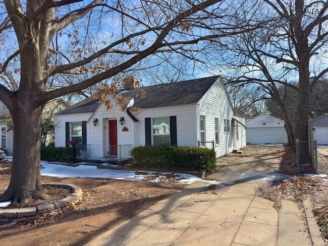 Photo - 1817 Ardath Ave