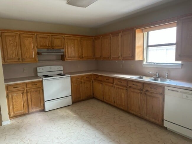 Photo - 2527 Westminster Dr