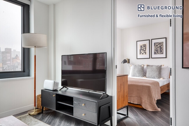 Photo - 250 E Houston St Unit SI FL10-ID150