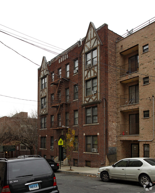 Building Photo - 633 East 224th Street Rental