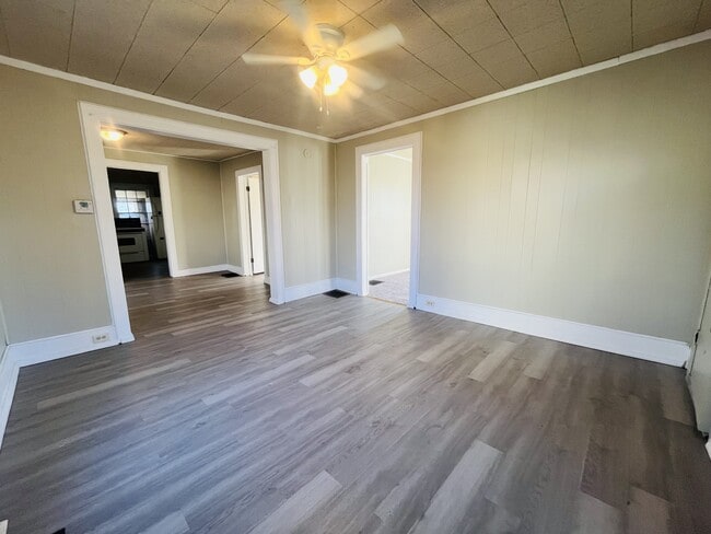 Photo - 735 E College Ave