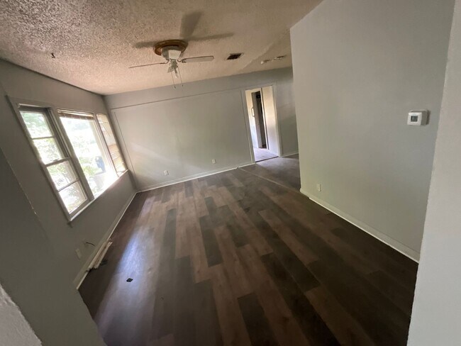 Photo - 3208 Murphy St