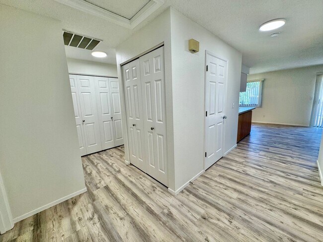 Salmon Creek Condo with Swim hot - Image